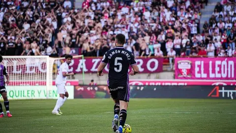 Gran partido en el Reino de León en un duelo de altura y con un ambiente espectacular en el Reino de León.