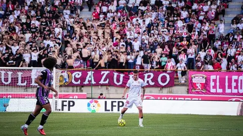 Gran partido en el Reino de León en un duelo de altura y con un ambiente espectacular en el Reino de León.