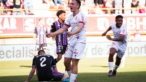 Gran partido en el Reino de León en un duelo de altura y con un ambiente espectacular en el Reino de León.