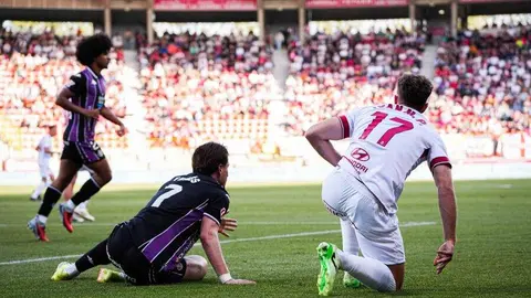 Gran partido en el Reino de León en un duelo de altura y con un ambiente espectacular en el Reino de León.