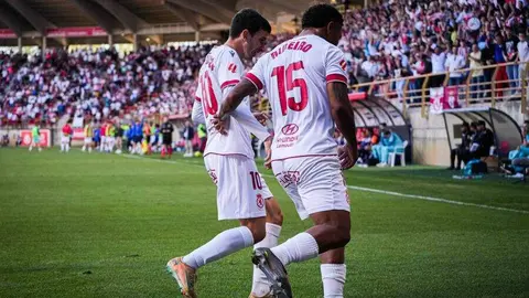 Gran partido en el Reino de León en un duelo de altura y con un ambiente espectacular en el Reino de León.