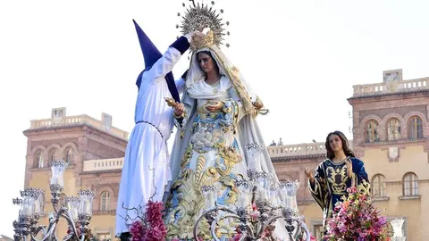 La Real Hermandad de Jesús Divino Obrero organiza la procesión del Encuentro de la Semana Santa de León. Foto: Campillo.