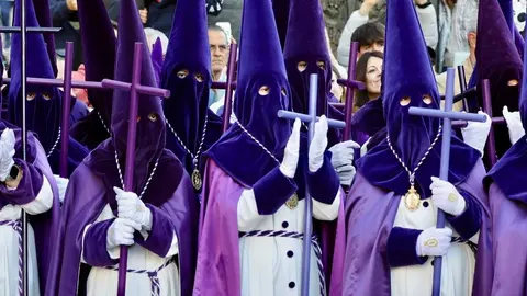 La Real Hermandad de Jesús Divino Obrero organiza la procesión del Encuentro de la Semana Santa de León. Foto: Campillo.