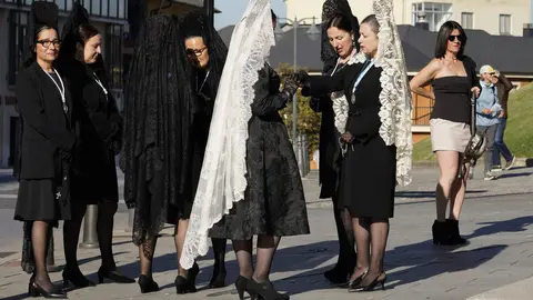 Procesión de Resurrección con la imagen de la Virgen de la Encina y el Santo Sacramento de Ponferrada. Foto: César Sánchez.