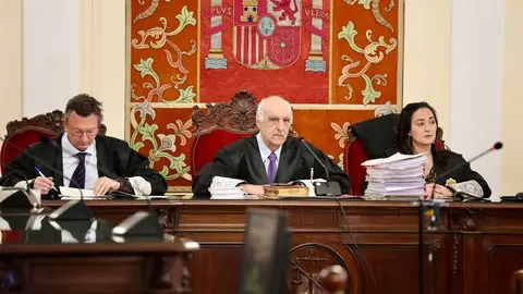 Primera sesión del juicio contra el exalcalde de Fabero, Demetrio Alfonso Canedo, junto a un arquitecto y un empresario, por falsedad en documento público en concurso medial con delito de prevaricación administrativa. Foto: Campillo.