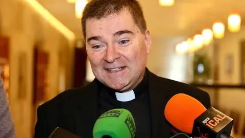 El alcalde de León, José Antonio Diez, junto a parte de la Corporación Municipal, asiste a la tradicional legacía preparatoria para la ceremonia de Las Cabezadas. Foto: Campillo.