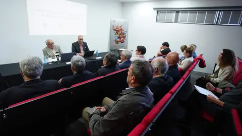 El consejero de Cultura, Turismo y Deporte, Gonzalo Santonja, presenta el informe sobre el estado de conservación de la zona arqueológica de Las Médulas. Foto: César Sánchez.