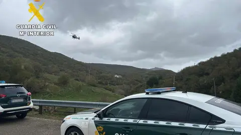 Efectivos de la Guardia Civil durante las labores de búsqueda y rescate.