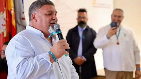 El alcalde de León, José Antonio Diez, participa en los actos con motivo del 8 de abril, Día del Pueblo Gitano. Foto: Campillo.