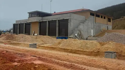 Izquierda Unida ha denunciado el “retraso inaceptable” en la puesta en marcha de la base de helicópteros contra incendios proyectada en Oterico, en la provincia de León.