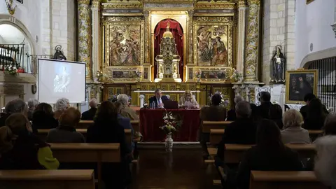 Inauguración del congreso 'De Villafranca a Nápoles y Florencia: Mujeres de poder', que se celebra en Villafranca del Bierzo. Foto: César Sánchez.