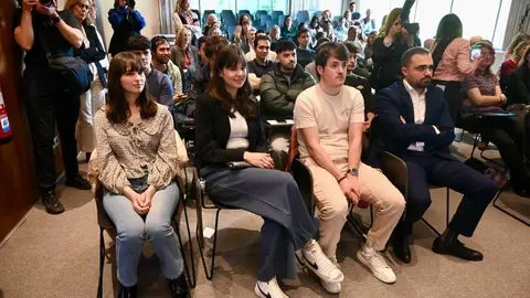 El alcalde de León, José Antonio Diez, y la rectora de la Universidad de León, Nuria González, participan en el encuentro de ‘networking’ entre jóvenes del Programa de Becas por el Talento y directivos de empresas leonesas. Foto: Peio García.