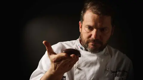 La empresa Fuensanta, uno de los nombres más reconocibles de la tradición repostera en León, ha decidido poner fin a la actividad comercial directa en sus establecimientos de La Palomera y Santa Ana, culminando así un proceso que ya había comenzado con el cierre del local de Gran Vía de San Marcos.