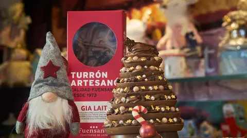 La empresa Fuensanta, uno de los nombres más reconocibles de la tradición repostera en León, ha decidido poner fin a la actividad comercial directa en sus establecimientos de La Palomera y Santa Ana, culminando así un proceso que ya había comenzado con el cierre del local de Gran Vía de San Marcos.