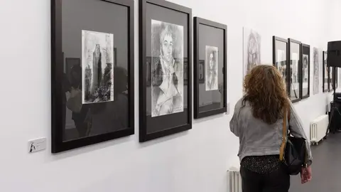 El centro cultural de la ULE acoge una exposición del francés Stéphane Levallois, colaborador de Marvel, Harry Potter, Piratas del Caribe o Jurassic Park, que reflexiona sobre el universo fantástico de Goya a través de uno de los personajes más emblemáticos del cómic y el cine contemporáneo. Foto: ULE.