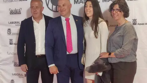 La ciudad de León vivió una noche de reconocimiento y celebración con la III Gala de la Fundación Manuel Martínez, celebrada con gran éxito en el Centro Deportivo Olímpico León. La cita volvió a demostrar su crecimiento al reunir a representantes institucionales, deportistas y agentes sociales en torno a un objetivo común: “reconocer la excelencia y los valores del deporte”. Fotos: M.A. García