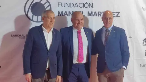 La ciudad de León vivió una noche de reconocimiento y celebración con la III Gala de la Fundación Manuel Martínez, celebrada con gran éxito en el Centro Deportivo Olímpico León. La cita volvió a demostrar su crecimiento al reunir a representantes institucionales, deportistas y agentes sociales en torno a un objetivo común: “reconocer la excelencia y los valores del deporte”. Fotos: M.A. García