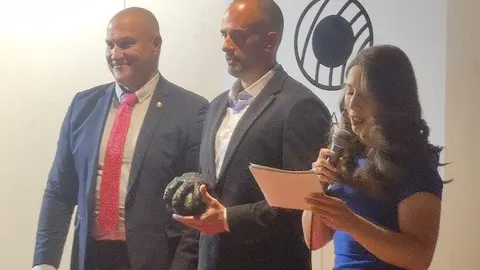 La ciudad de León vivió una noche de reconocimiento y celebración con la III Gala de la Fundación Manuel Martínez, celebrada con gran éxito en el Centro Deportivo Olímpico León. La cita volvió a demostrar su crecimiento al reunir a representantes institucionales, deportistas y agentes sociales en torno a un objetivo común: “reconocer la excelencia y los valores del deporte”. Fotos: M.A. García