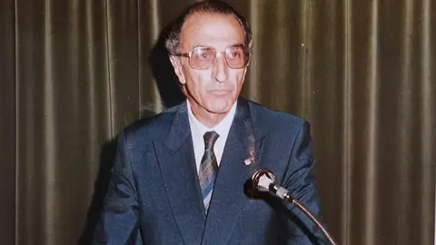 El leonés Salustiano López-Contreras, referente de la anestesiología y figura clave en la vida colegial y social, fallece a los 96 años tras una trayectoria marcada por el compromiso humano y profesional.