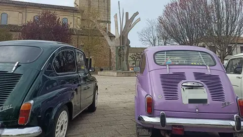 Los míticos Seat 600 vuelven a rugir en Boñar y León. Foto: Club Seat 600 León.