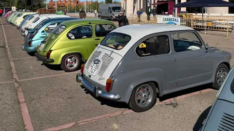 Los míticos Seat 600 vuelven a rugir en Boñar y León. Foto: Club Seat 600 León.