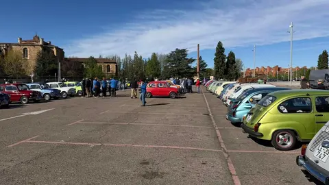 Los míticos Seat 600 vuelven a rugir en Boñar y León. Foto: Club Seat 600 León.