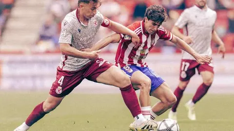 Un penalti tempranero, una cascada de decisiones arbitrales discutidas y la falta de pegada condenan a la Cultural, que rozó el empate en un final agónico y queda abocada al descenso a siete jornadas del final.