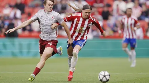 Un penalti tempranero, una cascada de decisiones arbitrales discutidas y la falta de pegada condenan a la Cultural, que rozó el empate en un final agónico y queda abocada al descenso a siete jornadas del final.