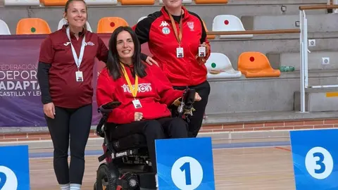 La leonesa Sara Aller y Daniel González, de San Andrés del Rabanedo, se imponen en Trobajo en la última jornada de la Liga de Boccia. Foto: Ayto. San Andrés.