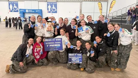 La escuela Infinity Dance Studio ha vuelto a destacar en el panorama nacional este sábado 11 de abril durante su participación en el campeonato Move It, celebrado en Vigo. Los grupos dirigidos por Sofi Pulgar y Cris Sanabria firmaron una actuación sobresaliente que refuerza el gran momento que atraviesa la escuela leonesa en el inicio de temporada.