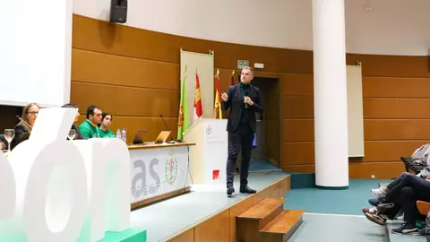 La Universidad de León ha puesto en marcha una nueva edición de sus Jornadas de Puertas Abiertas con el objetivo de acercar su realidad académica a los futuros universitarios. A lo largo de tres días, cerca de 1.800 estudiantes procedentes de distintos centros educativos de las provincias de León y Palencia participan en esta iniciativa.