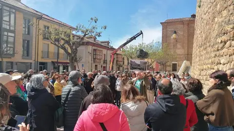 Más de 130 personas participan en el tour educativo 'León con Memoria', una iniciativa de la Asociación Auryn para acercar la memoria histórica a la ciudadanía. Fotos: Asociación Auryn.