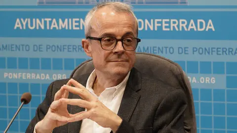 El concejal de Hacienda, Régimen Interior y Contratación, Luis Antonio Moreno, durante su comparecencia en rueda de prensa para hablar sobre el Plan de Igualdad. Foto: César Sánchez.