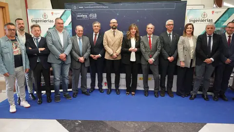 Acto de inauguración de la V Expo Leóni4 ‘Digital & Tech Forum’, en el que participan la rectora de la Universidad de León, Nuria González, el presidente de la Federación Leonesa de Empresarios, Juan María Vallejo, el director de la Escuela de Ingenierías, Joaquín Barreiro, y el presidente de Leóni4, Óscar Rodriguez Ordás, entre otros. Foto: Campillo.