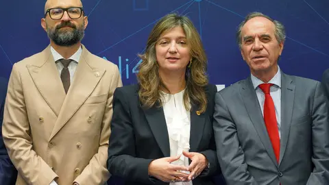 Acto de inauguración de la V Expo Leóni4 ‘Digital & Tech Forum’, en el que participan la rectora de la Universidad de León, Nuria González, el presidente de la Federación Leonesa de Empresarios, Juan María Vallejo, el director de la Escuela de Ingenierías, Joaquín Barreiro, y el presidente de Leóni4, Óscar Rodriguez Ordás, entre otros. Foto: Campillo.