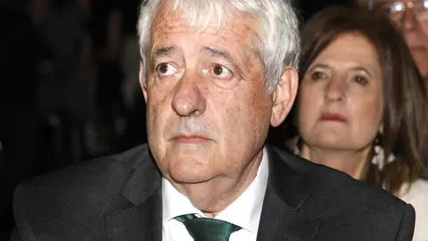 La Caja Rural de Zamora ha rendido homenaje a tres de sus trabajadores históricos que han alcanzado los 50 años de trayectoria profesional dentro de la entidad, un hito “poco habitual en el contexto laboral actual” y que simboliza medio siglo de compromiso y vocación de servicio.