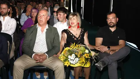 La Caja Rural de Zamora ha rendido homenaje a tres de sus trabajadores históricos que han alcanzado los 50 años de trayectoria profesional dentro de la entidad, un hito “poco habitual en el contexto laboral actual” y que simboliza medio siglo de compromiso y vocación de servicio.