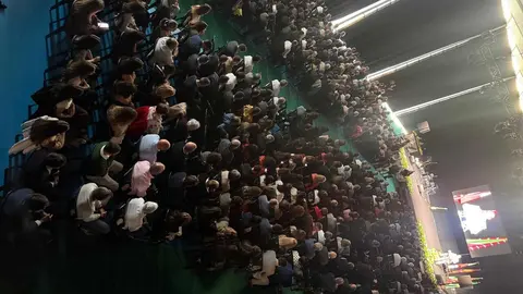 La Caja Rural de Zamora ha rendido homenaje a tres de sus trabajadores históricos que han alcanzado los 50 años de trayectoria profesional dentro de la entidad, un hito “poco habitual en el contexto laboral actual” y que simboliza medio siglo de compromiso y vocación de servicio.