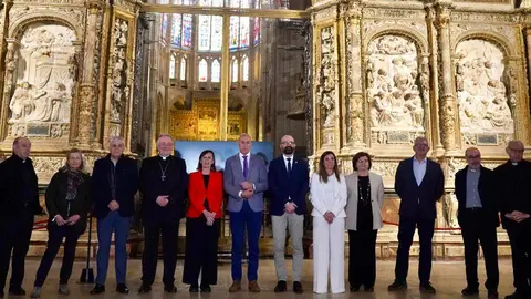 El Ministerio de Cultura ha culminado la restauración del trascoro de la Catedral de León, una de las grandes joyas del Renacimiento español. La intervención, que ha contado con una inversión cercana a los 500.000 euros, pone fin a un proceso iniciado en 2019 y que ha combinado investigación, tecnología avanzada y restauración artesanal. Fotos: Campillo