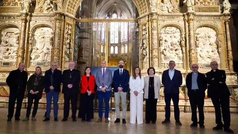 El Ministerio de Cultura ha culminado la restauración del trascoro de la Catedral de León, una de las grandes joyas del Renacimiento español. La intervención, que ha contado con una inversión cercana a los 500.000 euros, pone fin a un proceso iniciado en 2019 y que ha combinado investigación, tecnología avanzada y restauración artesanal. Fotos: Campillo
