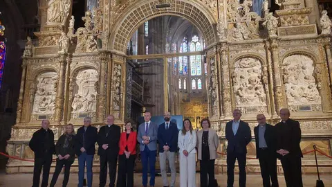 El Ministerio de Cultura ha culminado la restauración del trascoro de la Catedral de León, una de las grandes joyas del Renacimiento español. La intervención, que ha contado con una inversión cercana a los 500.000 euros, pone fin a un proceso iniciado en 2019 y que ha combinado investigación, tecnología avanzada y restauración artesanal. Fotos: Campillo