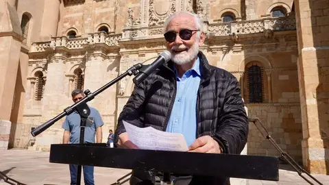 La Asociación de Amigos de los Decreta celebra la décima lectura pública del texto de los Decreta del año 1188 del rey Alfonso IX. Foto: Campillo.