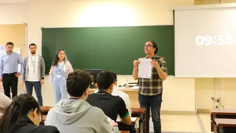 La Universidad de León ha reunido este sábado a algunos de los mejores estudiantes del país en la XVII Olimpiada Nacional de Geografía, celebrada en la Facultad de Filosofía y Letras.