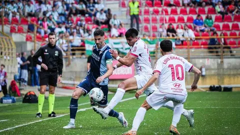 La Cultural se mide al Córdoba en un duelo de urgencias en el Reino de León.