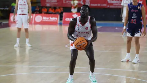 La Cultural y Deportiva Leonesa de baloncesto cayó derrotada en casa ante el Reina Proteínas Clavijo (88-91) en un encuentro muy equilibrado que se decidió en los últimos minutos tras un tercer cuarto clave para los visitantes. Foto: Isaac Llamazares