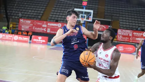 La Cultural y Deportiva Leonesa de baloncesto cayó derrotada en casa ante el Reina Proteínas Clavijo (88-91) en un encuentro muy equilibrado que se decidió en los últimos minutos tras un tercer cuarto clave para los visitantes. Foto: Isaac Llamazares