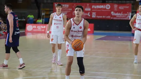 La Cultural y Deportiva Leonesa de baloncesto cayó derrotada en casa ante el Reina Proteínas Clavijo (88-91) en un encuentro muy equilibrado que se decidió en los últimos minutos tras un tercer cuarto clave para los visitantes. Foto: Isaac Llamazares