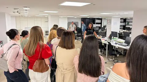 Silvia Fernández abre su atelier al público en la II Semana de la Moda de Ponferrada.