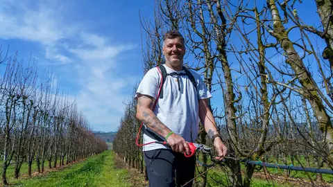 Poda especializada de frutales en el Bierzo. Foto: César Sánchez.