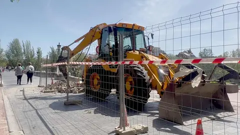 El Ayuntamiento de León ha puesto en marcha las primeras catas geotécnicas para analizar la viabilidad de ejecutar un nuevo vano en el entorno del puente de San Marcos.